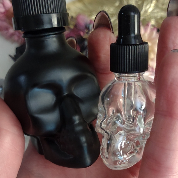 Gothic Skull Vial 30mL Size, Reusable, Oil Dropper, Skull Bottle, Oil Bottle - Picture 8 of 8